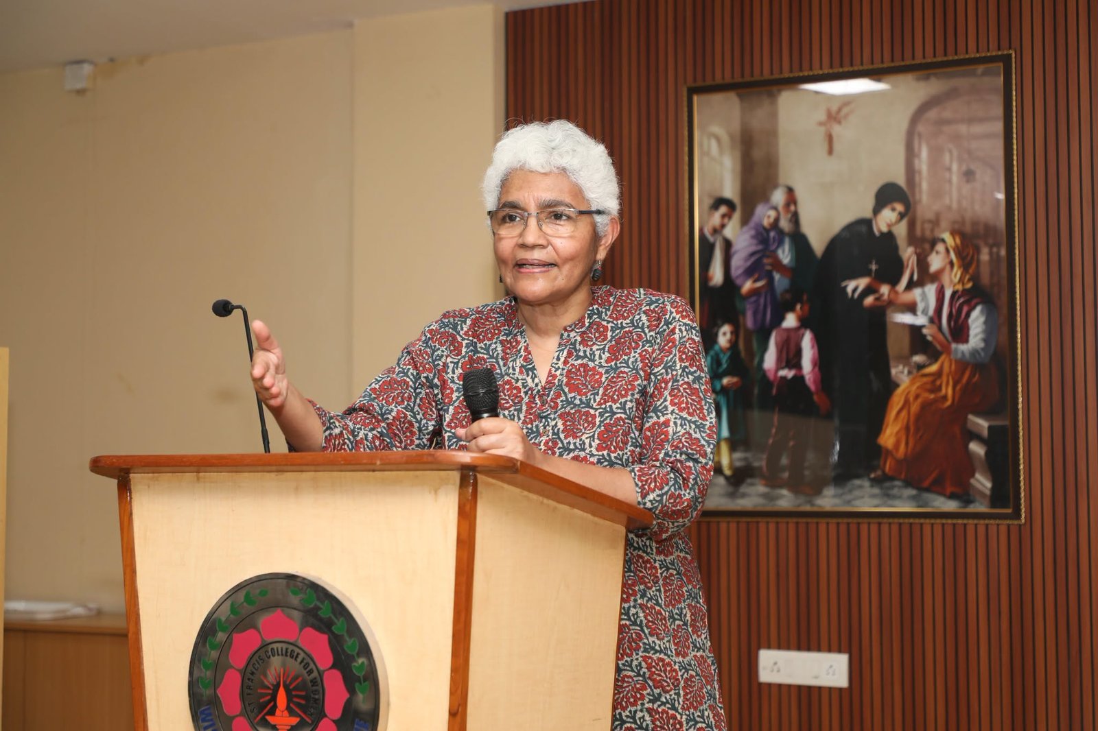 The Department of English organised a session on Academic Writing with Prof. Anna Kurian